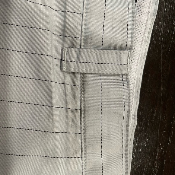 Callaway Men's Light Gray Pinstriped Shorts Size 36 - Picture 5 of 6